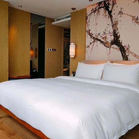 Howard Johnson Riverview Hotel قوانغتشو المظهر الخارجي الصورة