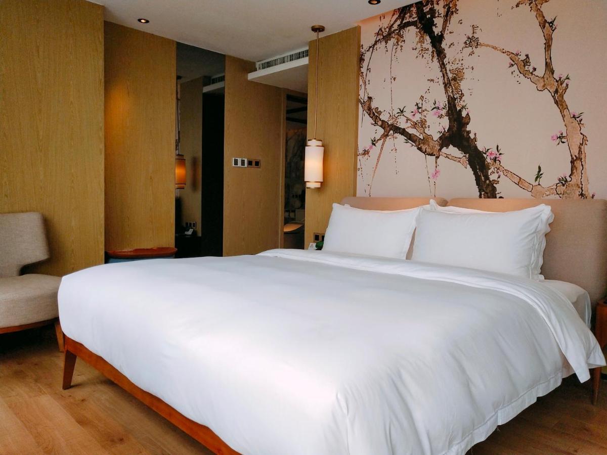 Howard Johnson Riverview Hotel قوانغتشو المظهر الخارجي الصورة