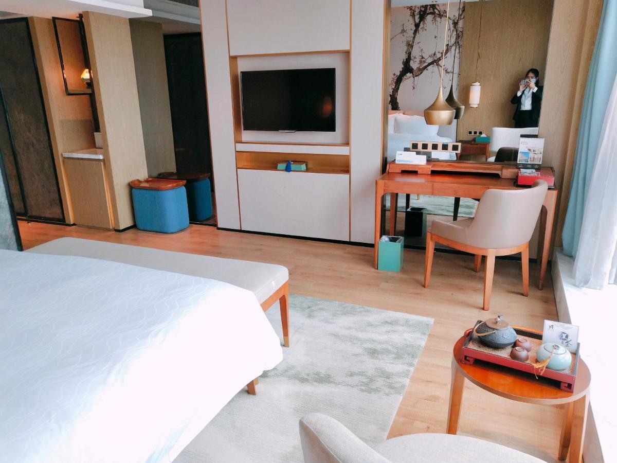 Howard Johnson Riverview Hotel قوانغتشو المظهر الخارجي الصورة