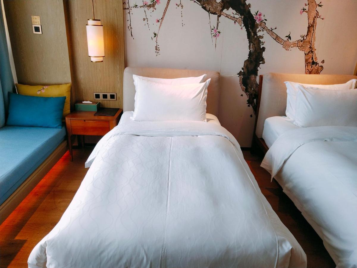 Howard Johnson Riverview Hotel قوانغتشو المظهر الخارجي الصورة