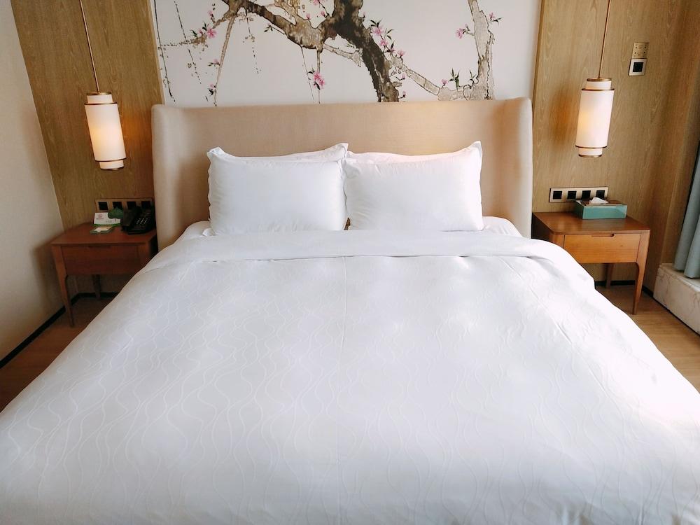 Howard Johnson Riverview Hotel قوانغتشو المظهر الخارجي الصورة